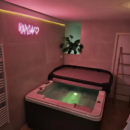 Apartment - Lovers *